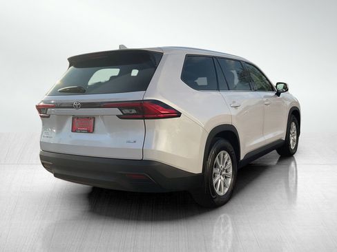 Used 2024 Toyota Grand Highlander XLE image 5