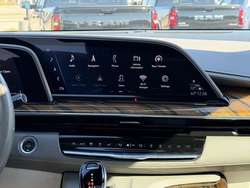 Used 2021 Cadillac Escalade ESV Sport Platinum image 14