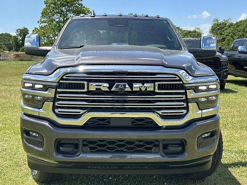 New 2026 RAM 2500 Laramie AWD/4WD image 3