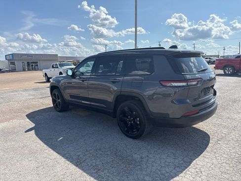 Used 2023 Jeep Grand Cherokee L Laredo AWD/4WD image 6