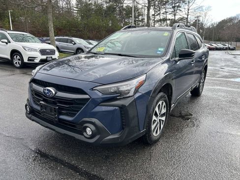 Used 2024 Subaru Outback Premium AWD/4WD image 3