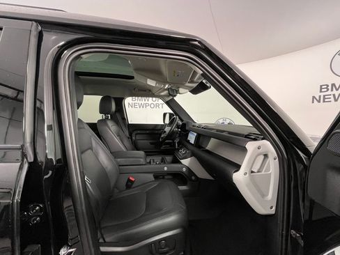 Used 2024 Land Rover Defender 110 S image 17