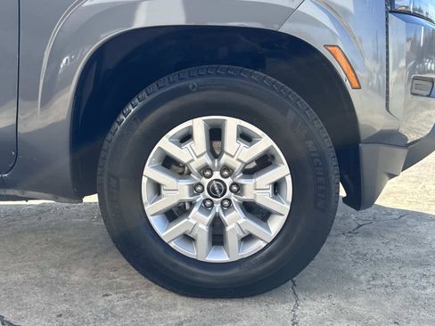 Used 2023 Nissan Frontier SV image 16