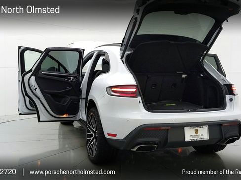 Used 2022 Porsche Macan image 15