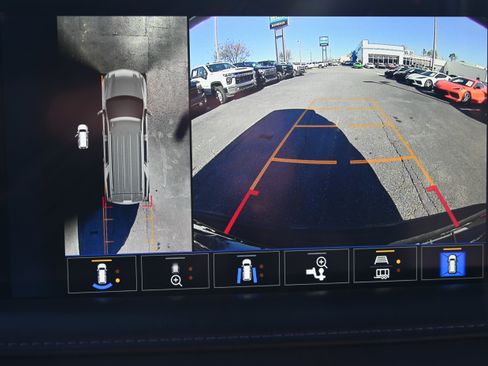 Used 2022 Chevrolet Tahoe Z71 w/ Luxury Package image 26