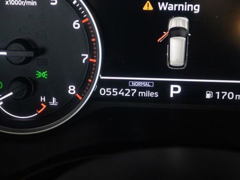 Used 2023 Mitsubishi Outlander SE image 17