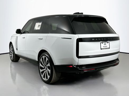 New 2025 Land Rover Range Rover Long Wheelbase SE image 4