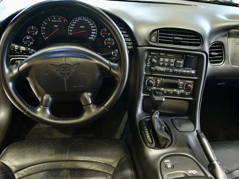 Used 2003 Chevrolet Corvette Convertible w/ Preferred Equipment Group1 RWD image 18