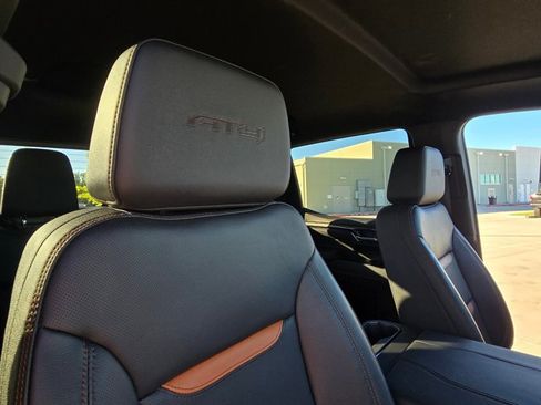 Used 2025 GMC Sierra 1500 AT4 w/ AT4 Premium Package AWD/4WD image 13