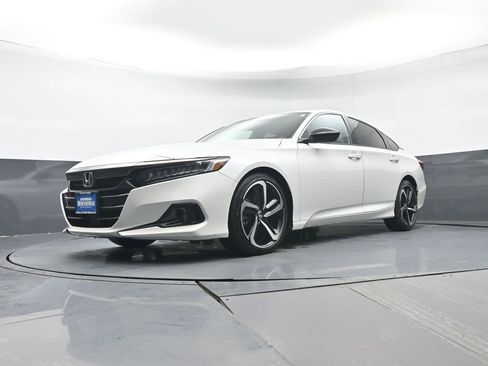 Certified 2022 Honda Accord Sport image 30