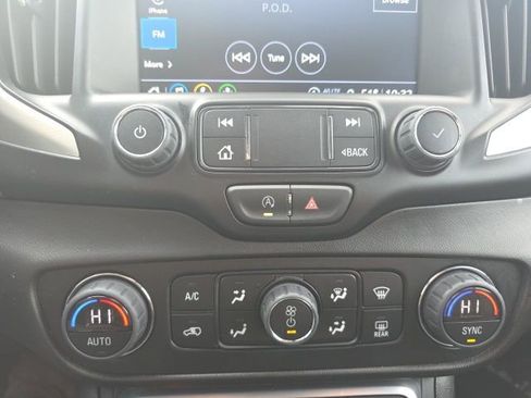 Used 2024 GMC Terrain SLT image 19