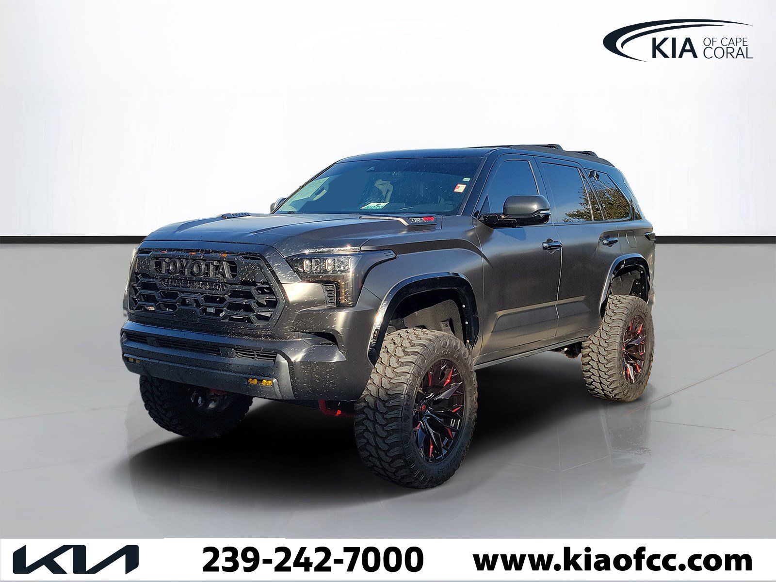 Used 2023 Toyota Sequoia TRD Pro AWD/4WD image 3