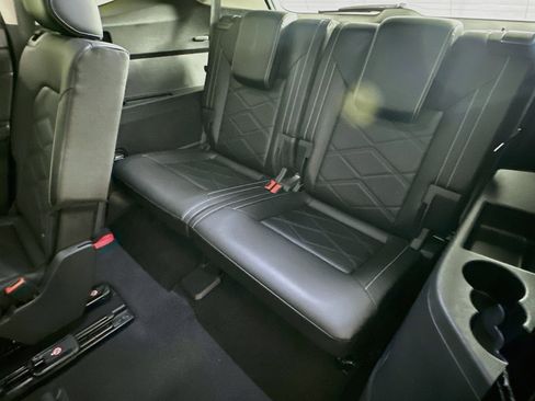 Used 2025 Volkswagen Atlas SE FWD image 27