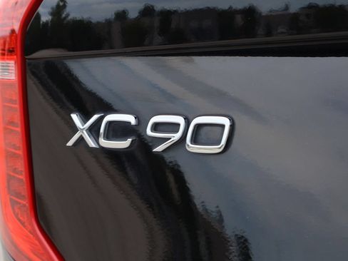 Used 2021 Volvo XC90 T6 Momentum w/ Protection Package Premier AWD/4WD image 8