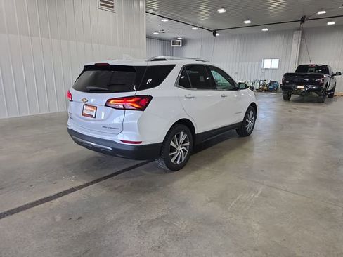 Used 2023 Chevrolet Equinox Premier AWD/4WD image 8