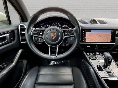 Used 2023 Porsche Cayenne w/ Premium Package AWD/4WD image 8