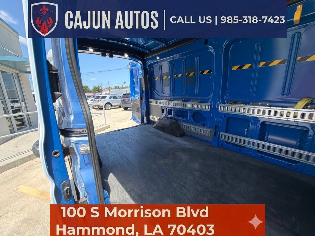 Used 2018 Ford Transit 250 148 Medium Roof RWD image 26
