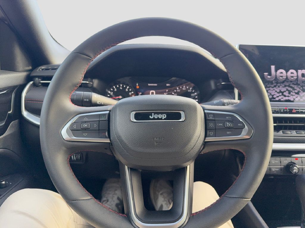 Used 2026 Jeep Compass Trailhawk AWD/4WD image 17