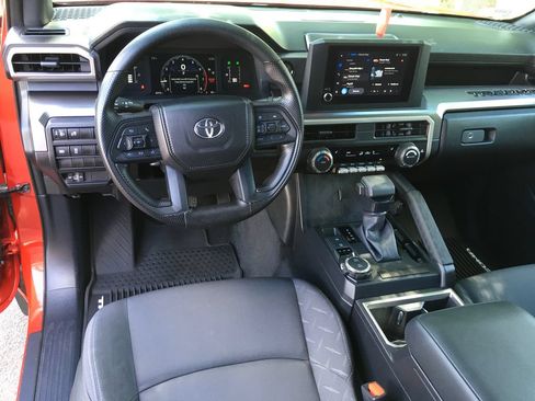 Used 2025 Toyota Tacoma SR5 AWD/4WD image 22