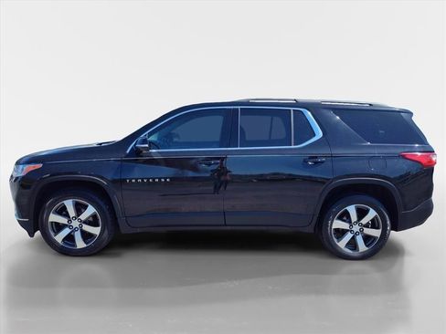 Used 2020 Chevrolet Traverse LT w/ LT Premium Package image 2