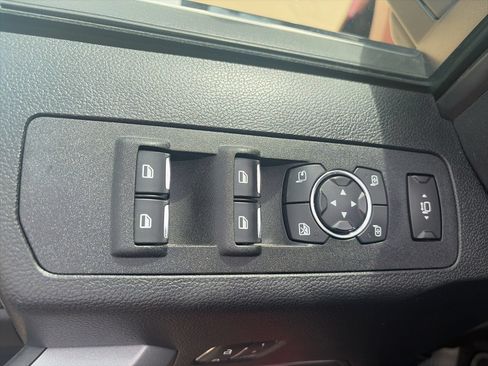 Used 2019 Ford F250 Platinum w/ Platinum Ultimate Package AWD/4WD image 15