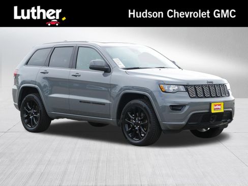 Used 2022 Jeep Grand Cherokee Laredo X AWD/4WD image 1