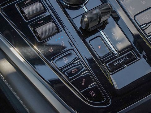 New 2025 Aston Martin DBX 707 image 31