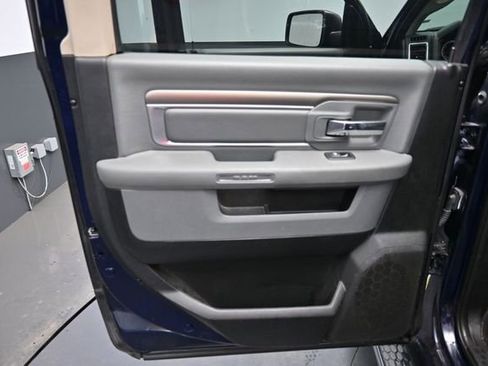 Used 2019 RAM 1500 Classic SLT AWD/4WD image 30