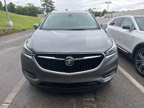 Used 2019 Buick Enclave Essence AWD/4WD image 2