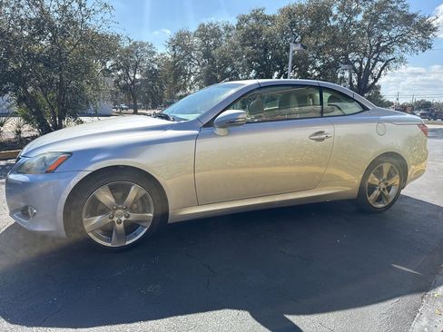 Used 2010 Lexus IS 250C image 6