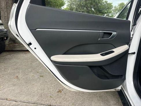 Used 2025 Hyundai Sonata SEL FWD image 17
