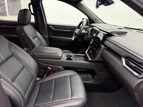 Used 2024 GMC Acadia Elevation w/ Trailering Package FWD image 40