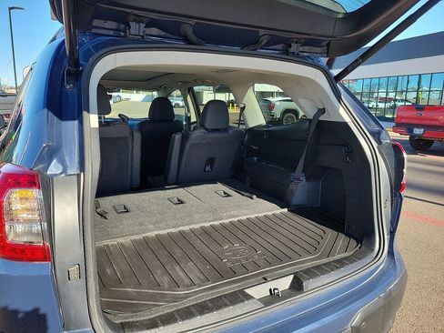 Used 2023 Subaru Ascent Onyx Edition image 6