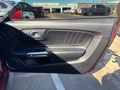 Used 2015 Ford Mustang Premium image 10