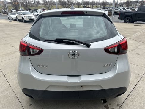Used 2020 Toyota Yaris XLE image 8