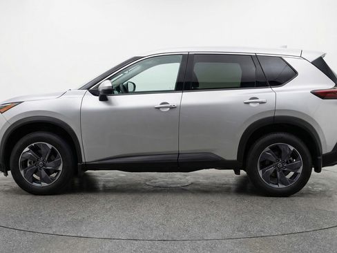 Used 2025 Nissan Rogue SV FWD image 5
