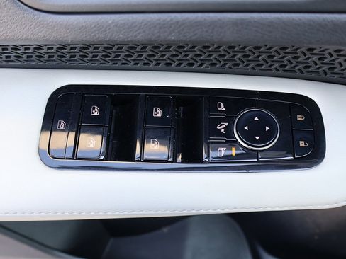 Used 2024 Nissan Ariya AWD image 42