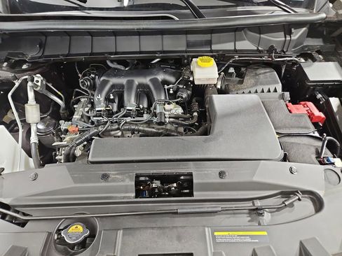 Certified 2025 Nissan Pathfinder Platinum w/ Cargo Package image 24