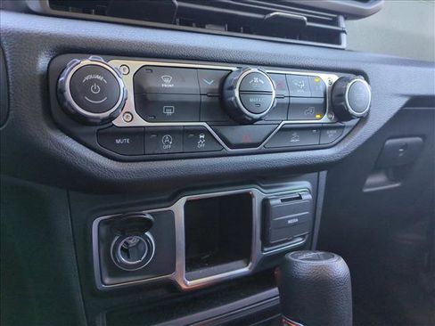 Used 2024 Jeep Gladiator Sport image 13