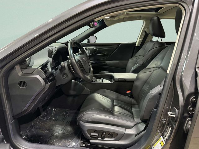 Used 2025 Lexus ES 300h w/ Accessory Package (Z2) FWD image 22