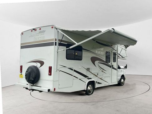 Used 2013 Ford E-450 and Econoline 450 Super Duty w/ Motorhome Prep Pkg image 5