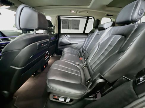 Used 2022 BMW X7 xDrive40i w/ Premium Package AWD/4WD image 28