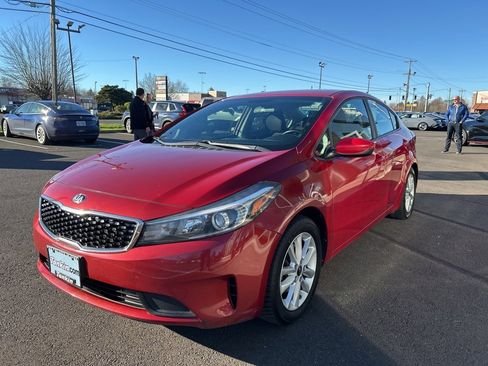 Used 2017 Kia Forte S image 7