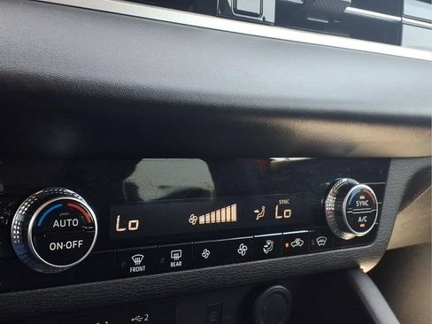 Used 2025 Mitsubishi Outlander SE AWD/4WD image 16