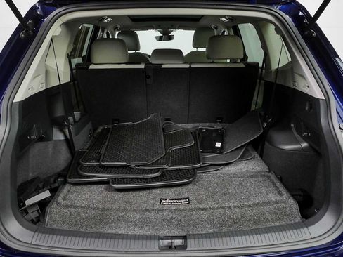 Certified 2023 Volkswagen Tiguan SE w/ Panoramic Sunroof Package FWD image 32
