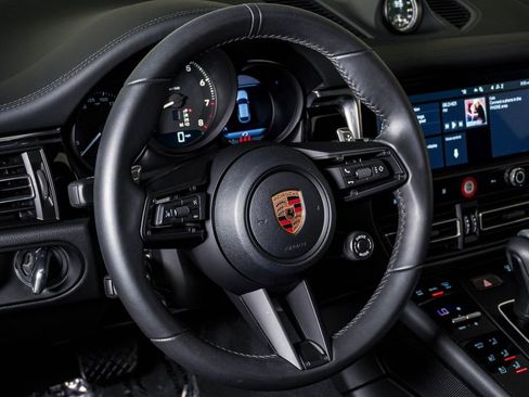 Certified 2026 Porsche Macan AWD/4WD image 18