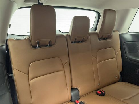 Used 2025 Nissan Pathfinder Platinum image 51