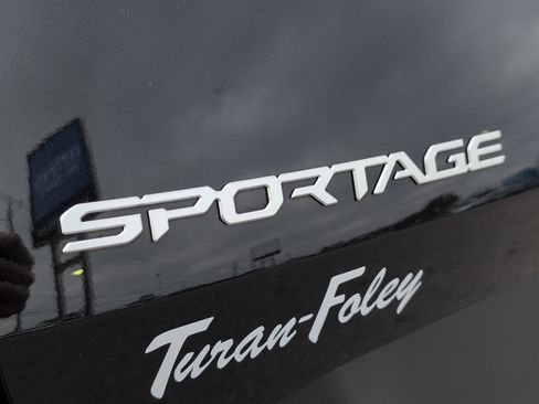 Used 2025 Kia Sportage EX w/ Premium Package image 11