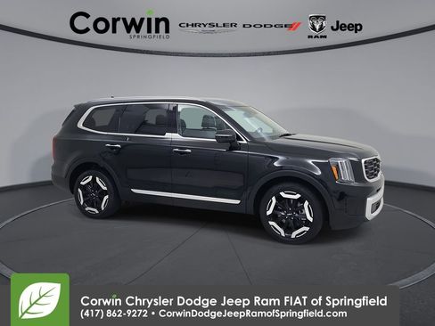 Used 2025 Kia Telluride S AWD/4WD image 1