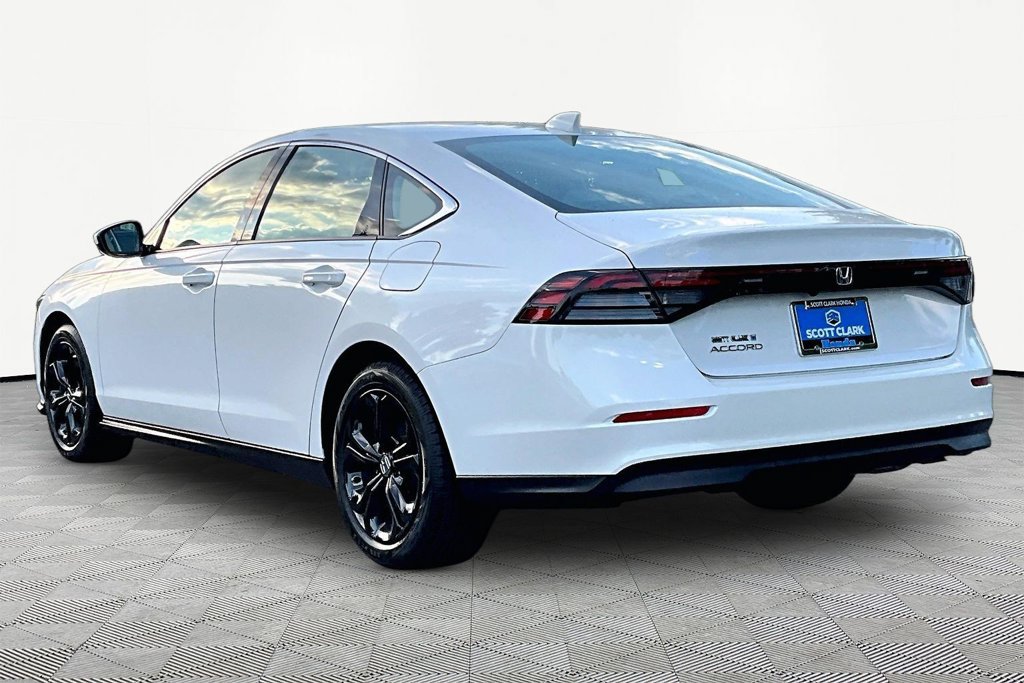 Used 2024 Honda Accord EX image 5
